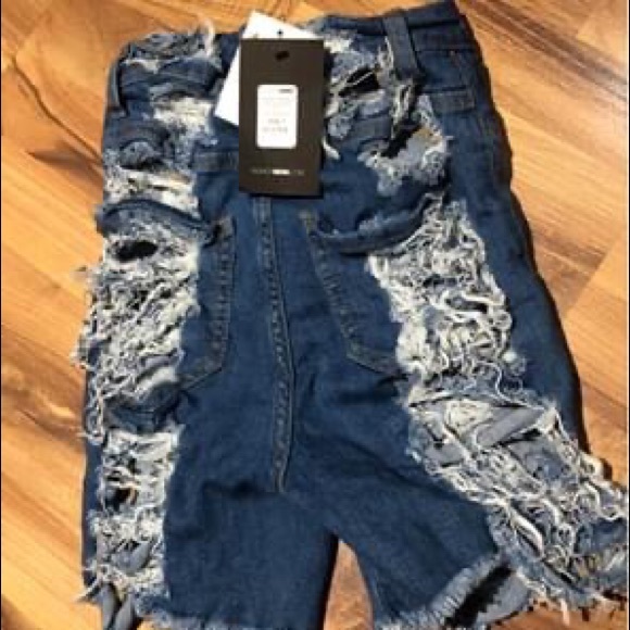 Extra- distressed Bermuda shorts SIZE 1 - Picture 4 of 4